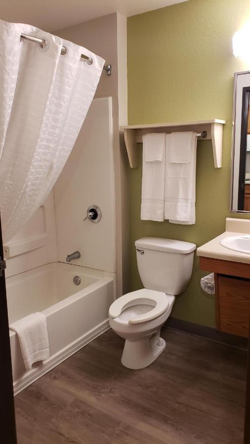 Woodspring Suites Kansas City Mission Merriam ภายนอก รูปภาพ