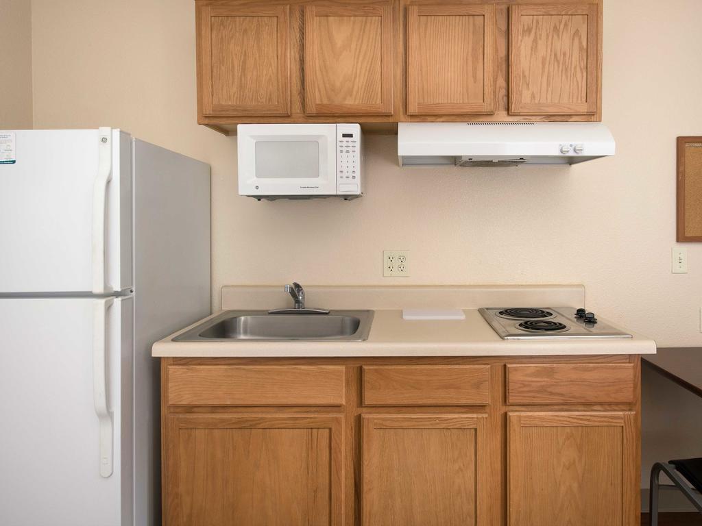 Woodspring Suites Kansas City Mission Merriam ภายนอก รูปภาพ